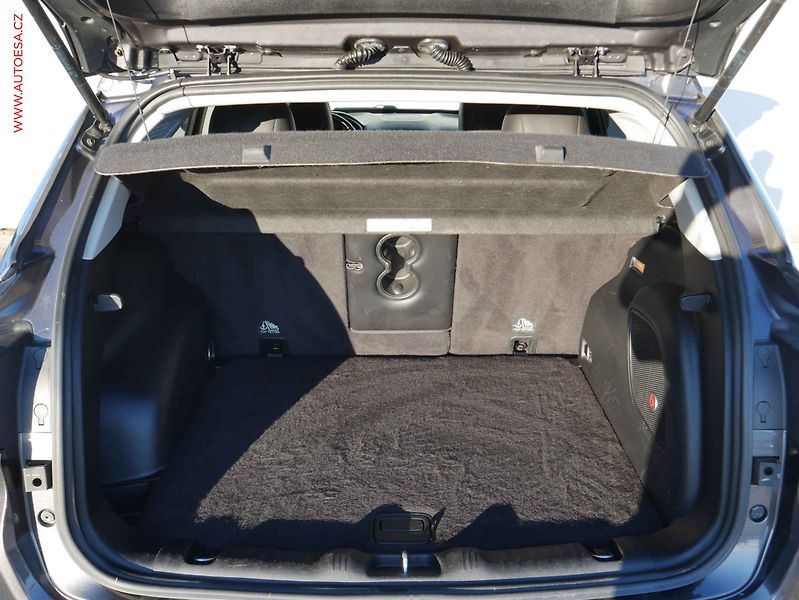 Jeep Compass (2017) 2.0 MJT 4x4, AT, navi, park - fotka 7 z 15