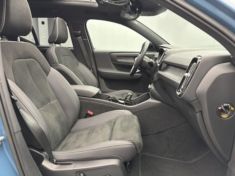 Volvo XC40 T4 RECHARGE ULTIMATE AUT - fotka 24 z 51