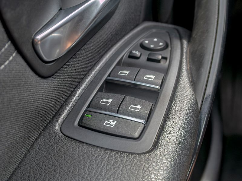 BMW Řada 3 (2017) 325D 165KW NAVI – LED - fotka 32 z 48