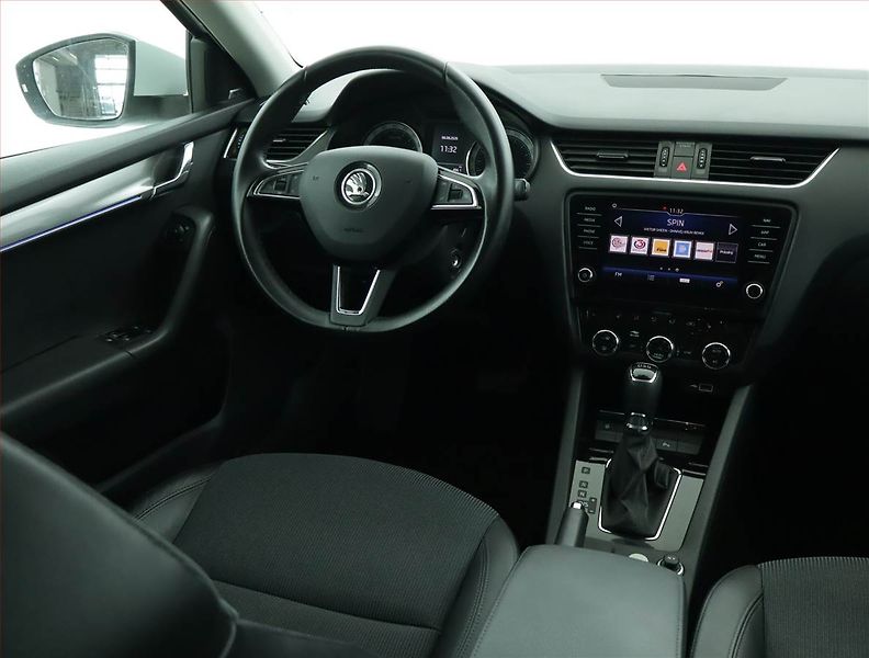 Škoda Octavia (2018) 2.0 TDI, Automat, Serv.kniha - fotka 7 z 16