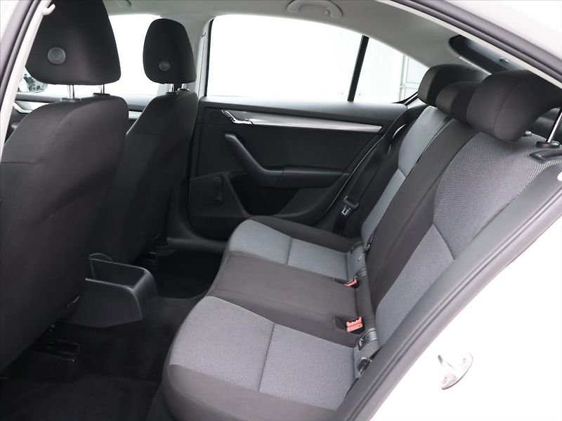 Škoda Octavia 1,2 TSI 63 kW Tempomat CZ - fotka 13 z 27