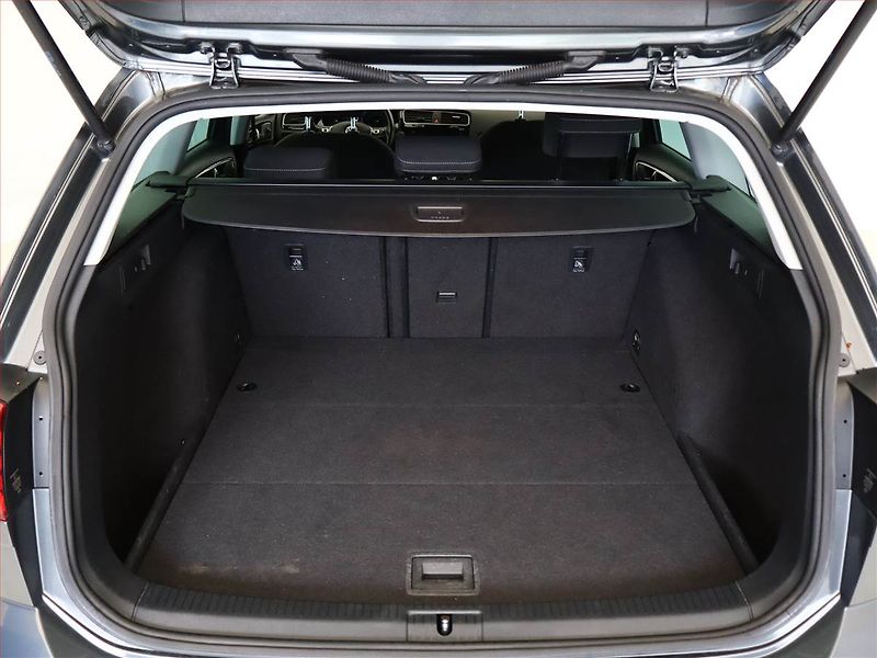 Volkswagen Golf (2017) 1.4 TSI, Automat, Tempomat - fotka 12 z 17