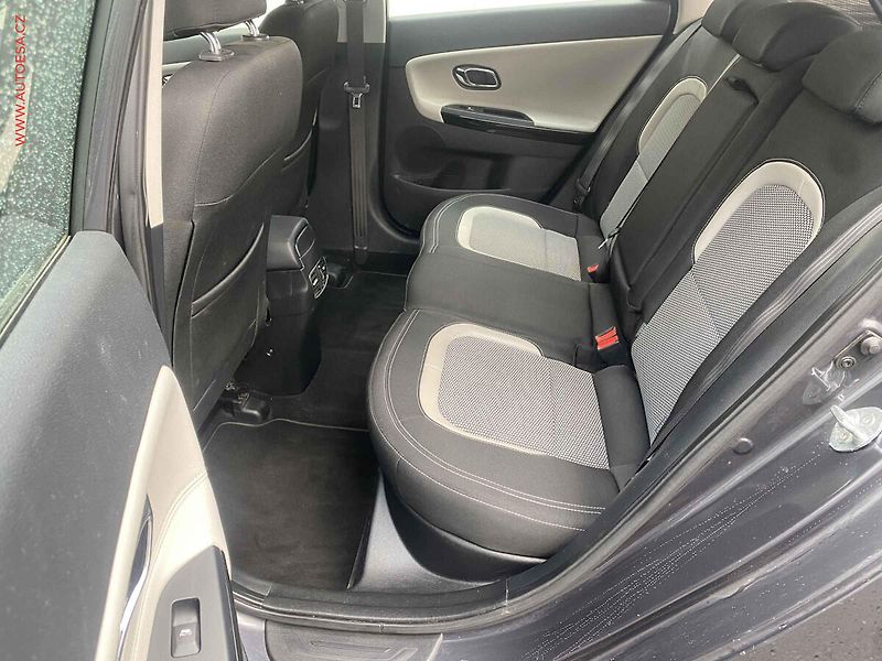 Kia Ceed (2013) 1.6 GDi, Exclusive, navi - fotka 10 z 20
