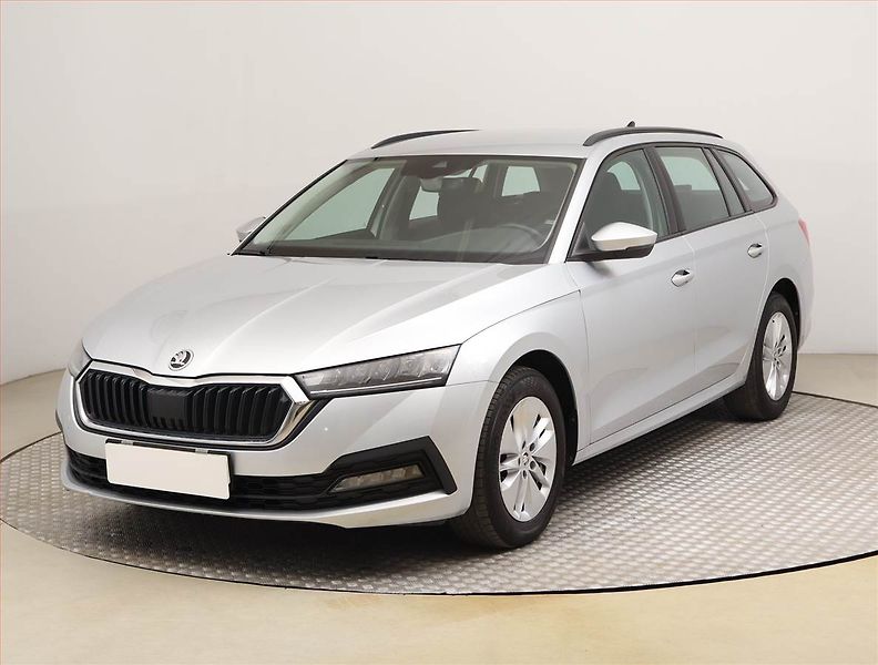 Škoda Octavia (2023) Ambition 2.0 TDI, ČR,1.maj - fotka 2 z 24