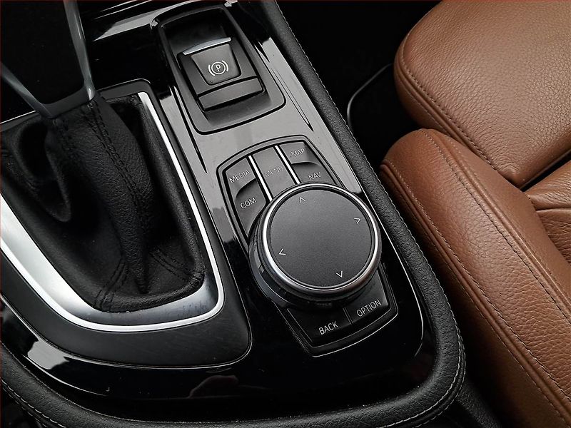 BMW Řada 2 (2017) M Sport 220i Gran Tourer - fotka 25 z 27