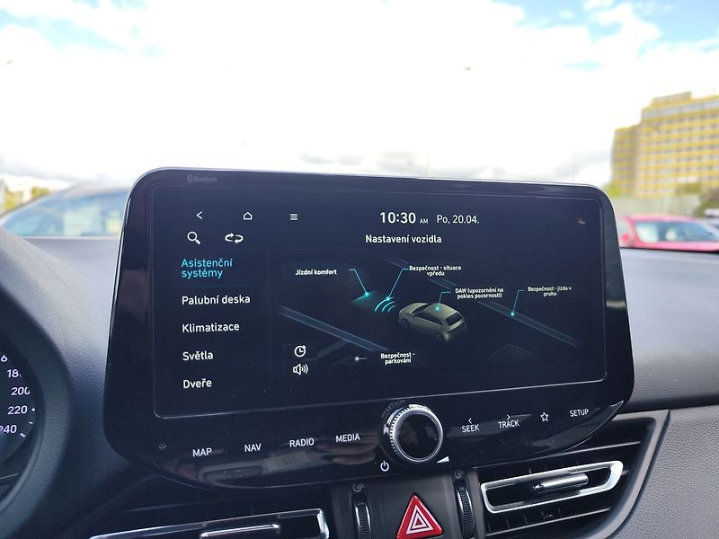 Hyundai i30 1.5 T-GDi/117kW N-Line DCT - fotka 17 z 33
