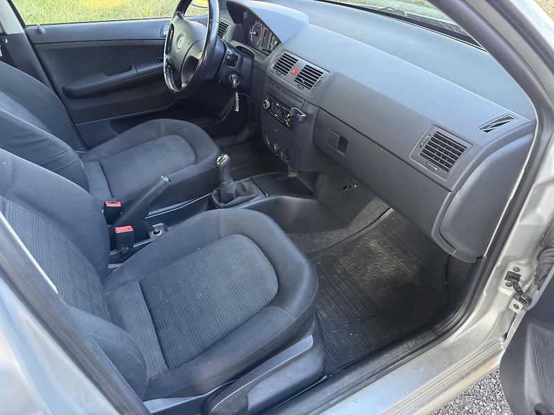 Škoda Fabia 1,2HTP  - fotka 13 z 22