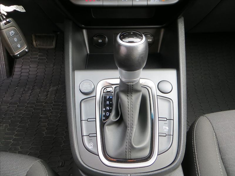 Hyundai Kona 1,0 T-GDI Comfort DCT A7 88kW - fotka 13 z 22