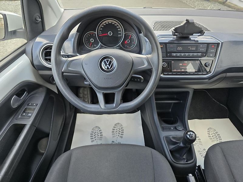 Volkswagen up! CNG KAMERA + DIGIKLIMA ČR - fotka 8 z 27