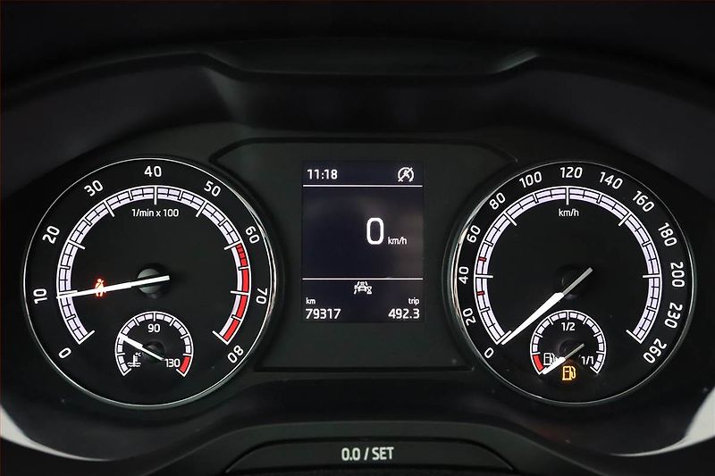 Škoda Karoq (2020) 1.0 TSI, Tempomat - fotka 8 z 14