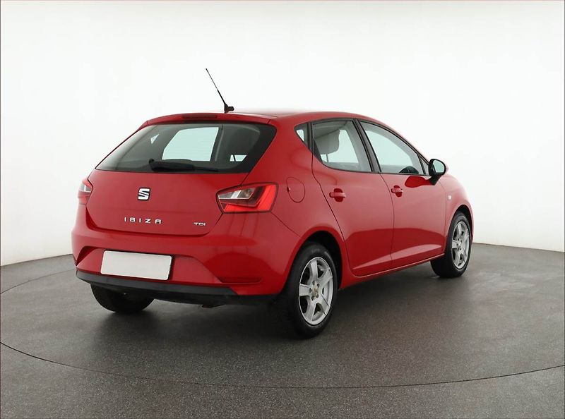 Seat Ibiza (2015) 1.4 TDI, Navi, Park. senzory - fotka 5 z 17