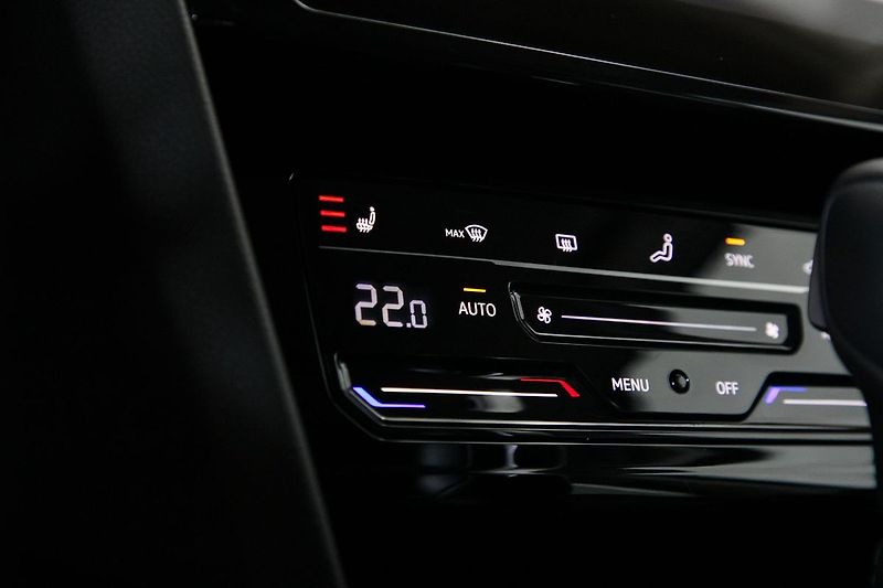 Volkswagen Passat 2.0TDI 110kW DSG ACC Kam Tažné - fotka 19 z 30
