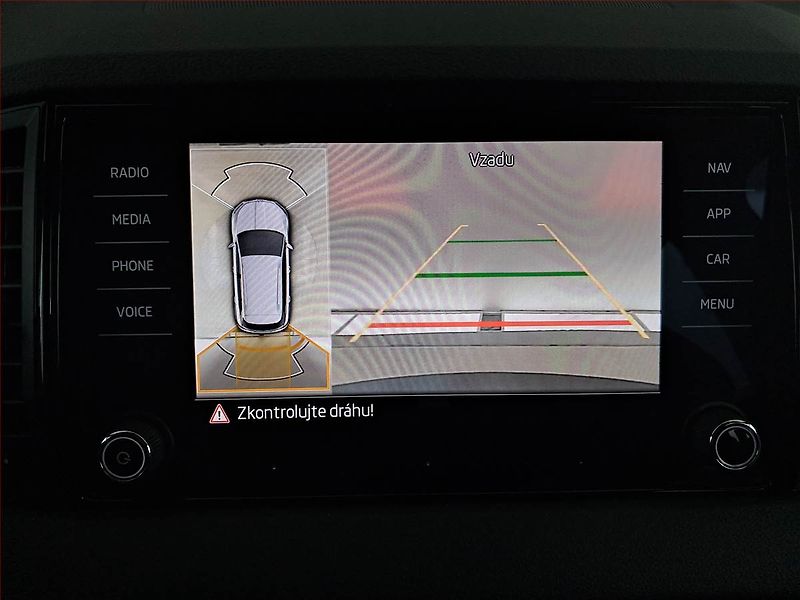 Škoda Karoq (2024) Sportline 2.0 TDI - fotka 27 z 31