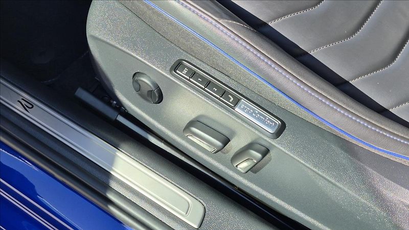 Volkswagen Arteon 2,0 TSi 235Kw R 4Motion DPH - fotka 13 z 30