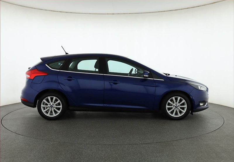 Ford Focus (2017) 1.0 EcoBoost, Serv.kniha - fotka 6 z 19