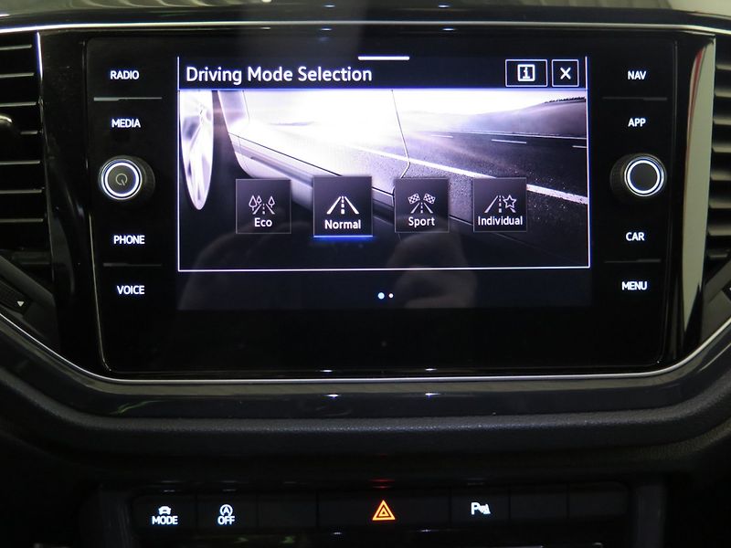 Volkswagen T-Roc (2020) 1.5TSI,klima,výhřev,2xkola - fotka 13 z 30