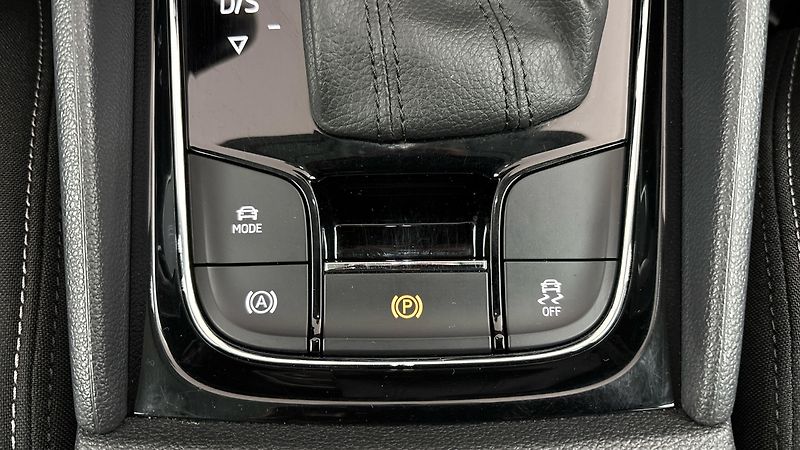 Škoda Karoq 2.0 TDI DSG 4x4 Style - fotka 24 z 29