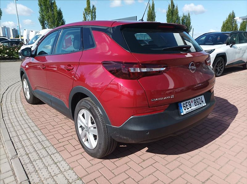 Opel Grandland X 1,2 Turbo - fotka 3 z 23