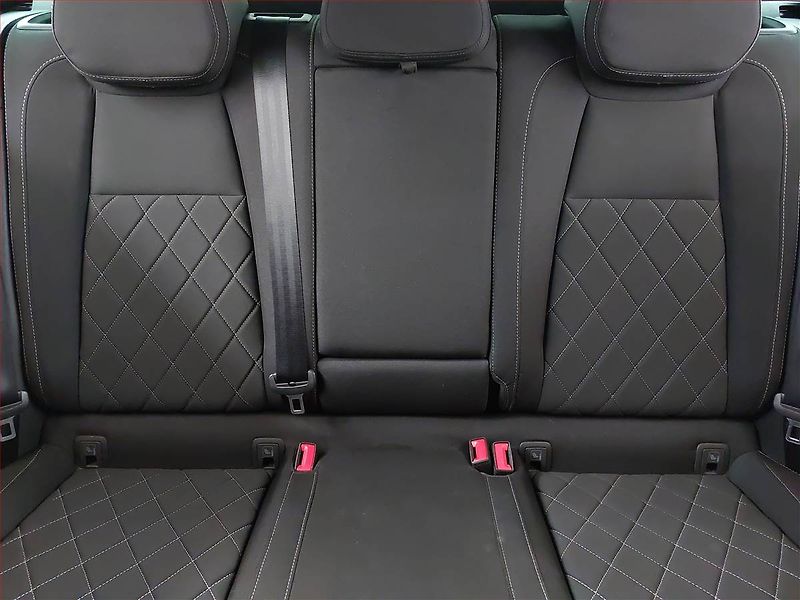Škoda Karoq (2022) Sportline 1.5 TSI - fotka 8 z 21