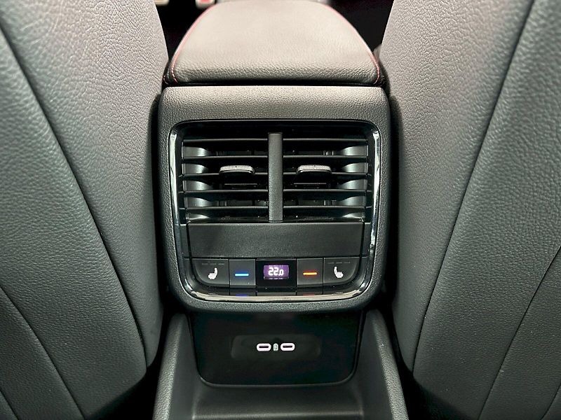 Škoda Octavia (2025) Combi DSG 2.0TSI 195kW RS - fotka 32 z 38