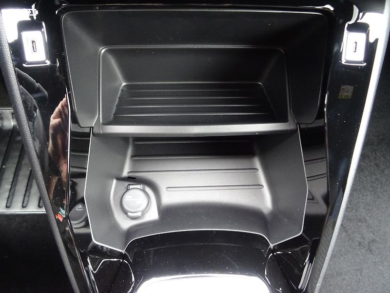 Peugeot 2008 (2026) ALLURE Turbo 100k MAN6 - fotka 35 z 43