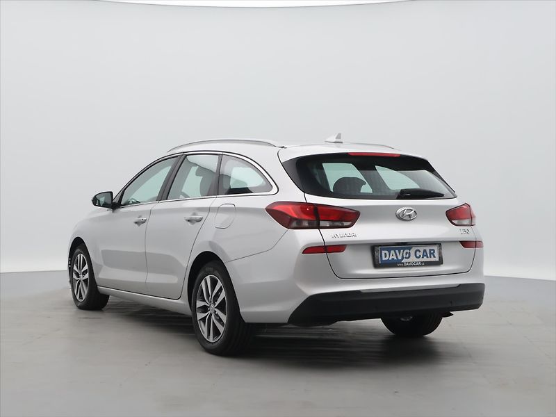Hyundai i30 1,6 CRDi 85kW Style CZ 1.Maj. - fotka 5 z 30