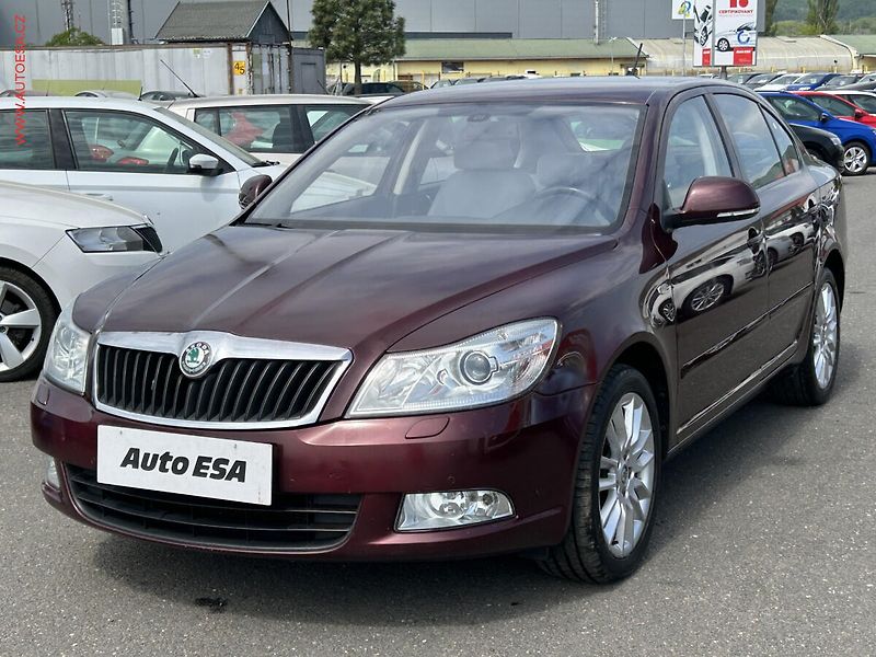 Škoda Octavia (2012) 2.0 TDi, ČR, L&K, servis - fotka 3 z 18