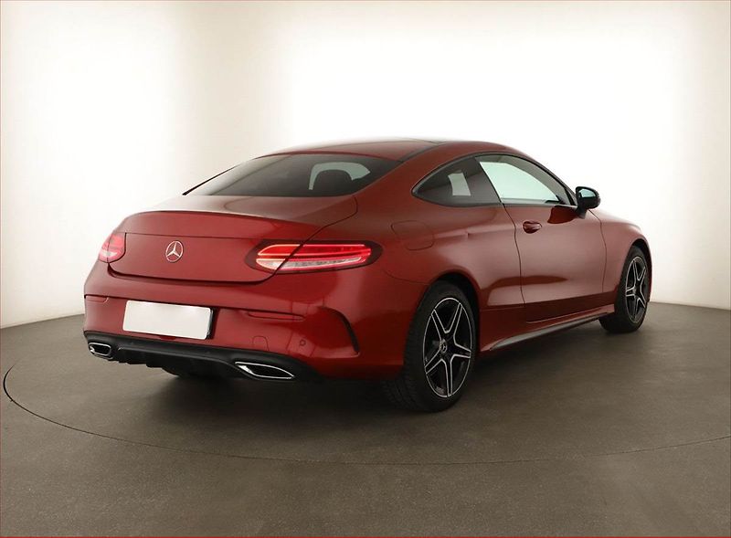 Mercedes-Benz Třídy C (2018) C 220 d - fotka 5 z 23