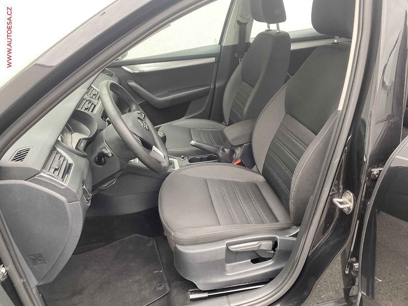 Škoda Octavia (2020) 1.0 TSi, Ambition, výhřev sed - fotka 9 z 17