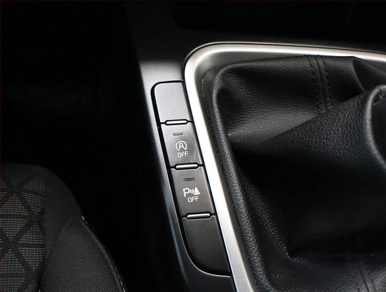 Kia Ceed (2020) Top 1.4 T-GDI, Serv.kniha - fotka 20 z 20