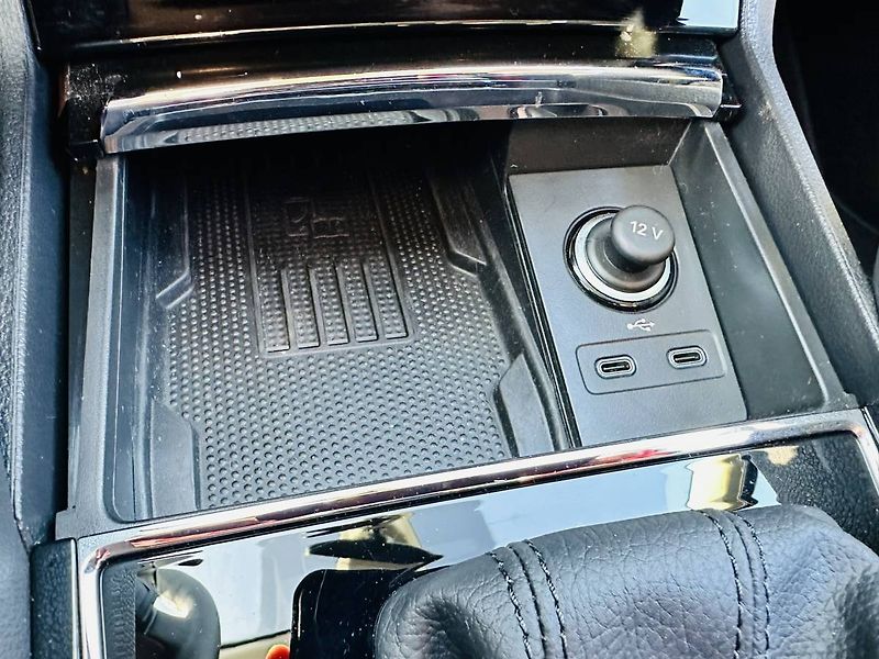 Škoda Karoq Top Selection 1,5TSI 110kW DSG - fotka 17 z 32