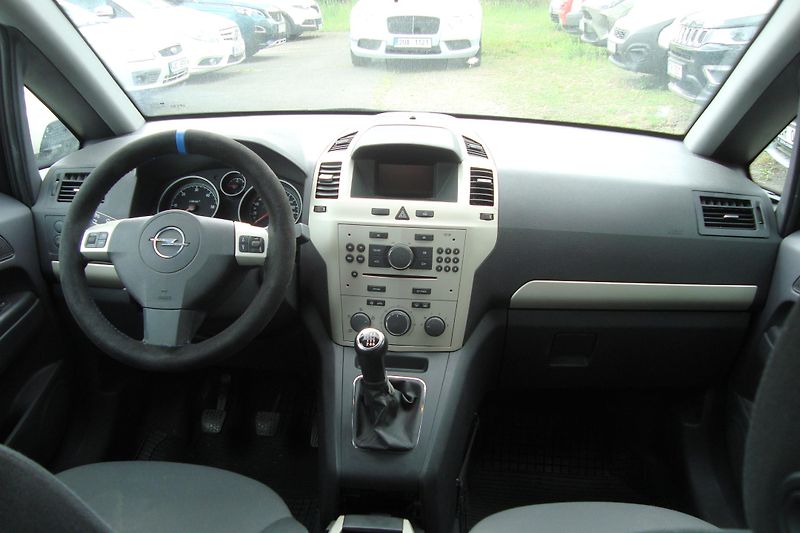 Opel Zafira (2008) 1.9 CDTi,7-M,2.Maj.S.Kn.STK 28 - fotka 27 z 50