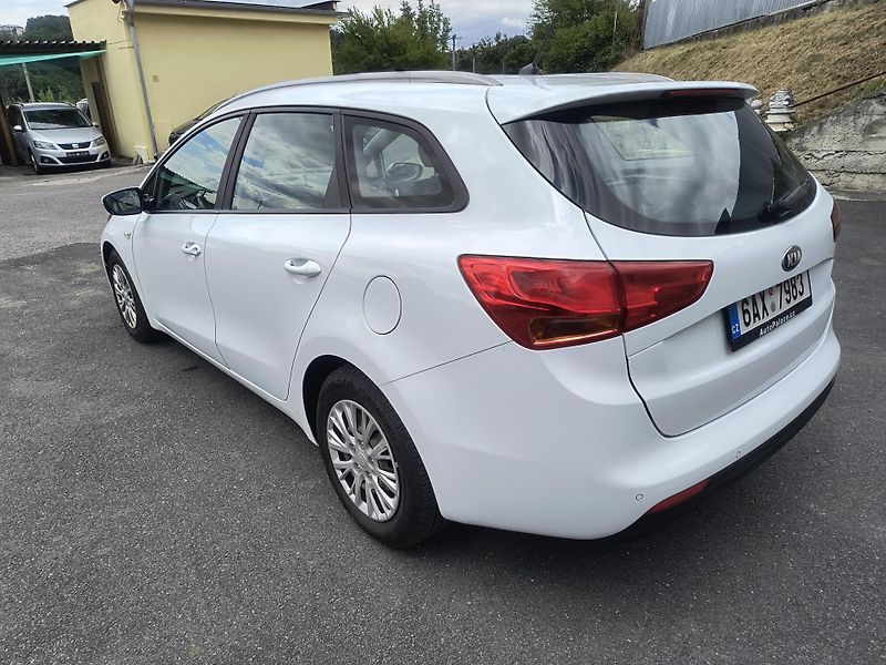 Kia Ceed (2018) 1.6 CRDI 100KW/AC/PDC/LED - fotka 5 z 50