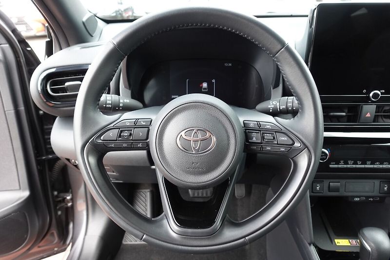 Toyota Yaris Cross 1,5 HEV Style - fotka 17 z 33