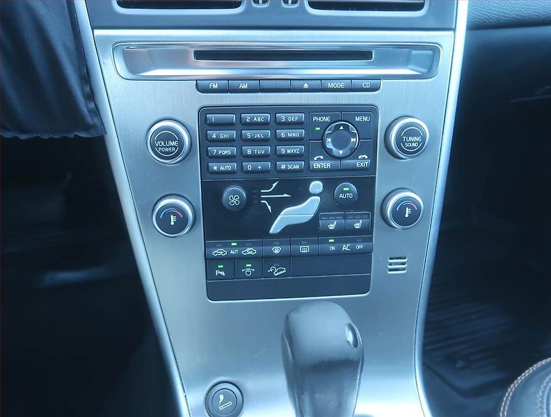 Volvo XC60 (2009) Kinetic D5, 4X4, Automat - fotka 12 z 15