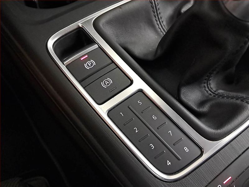 Audi A4 (2016) 2.0 TDI, Tempomat - fotka 18 z 23