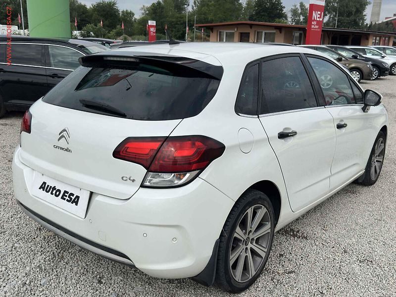 Citroën C4 (2015) 1.2PT, AT, navi - fotka 4 z 20