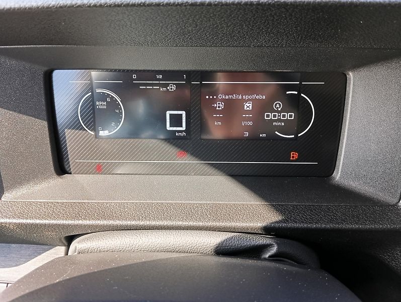 Peugeot Expert (2026) Combi L3 2.2 BlueHDi 150 MAN6 - fotka 12 z 23
