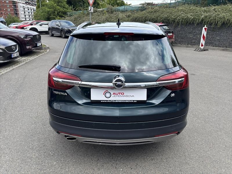 Opel Insignia 2,0 CDTi 125kW 4x4 NAVI KAMERA - fotka 4 z 44