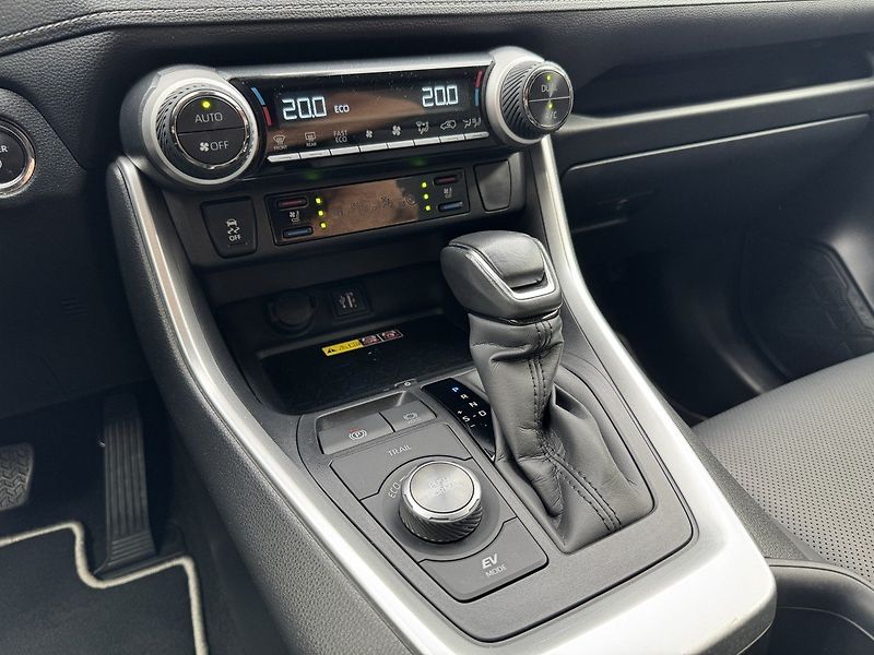 Toyota RAV4 (2023) 2.5HSD 4WD Hybrid Executive - fotka 9 z 49