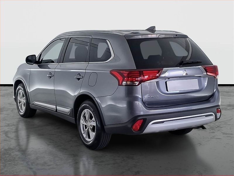 Mitsubishi Outlander (2021) Intense 2.0, Automat - fotka 4 z 20