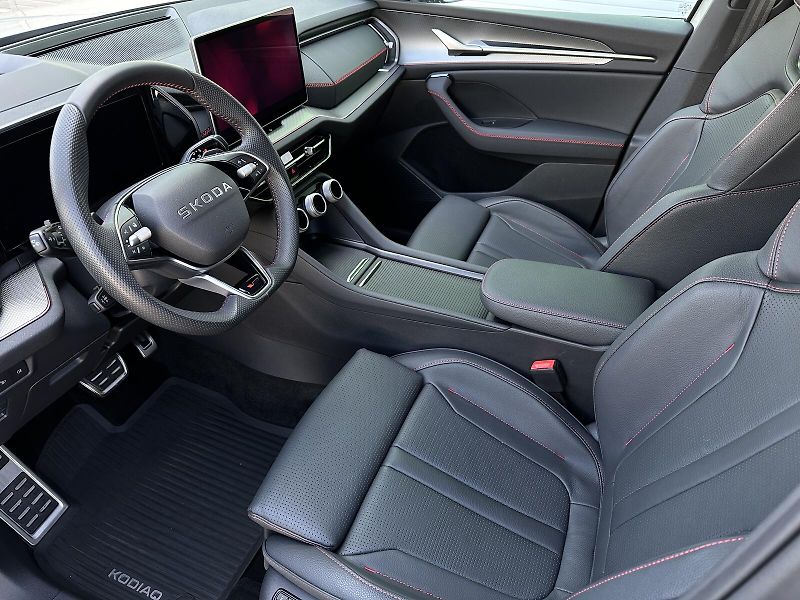 Škoda Kodiaq RS 265PS 2.0TSi 4x4 DSG Matrix - fotka 12 z 50