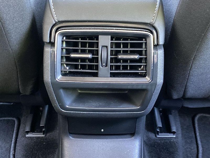 Škoda Karoq (2023) 2.0 TDI 4x4 DSG Ambition - fotka 24 z 32