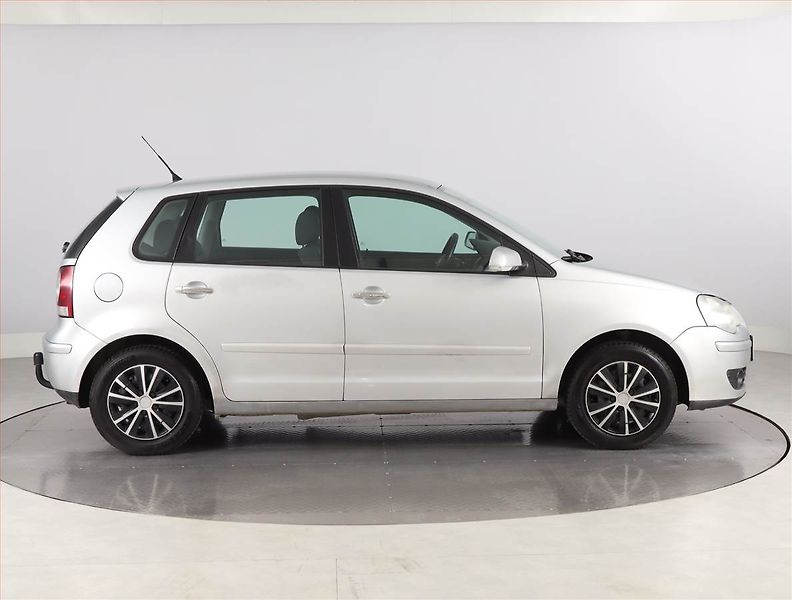 Mercedes-Benz CLA (2020) 200 - fotka 6 z 16