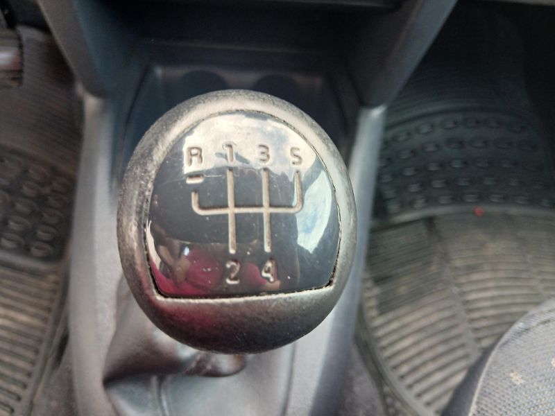 Renault Clio 1.2i ČR +sada kol - fotka 19 z 27