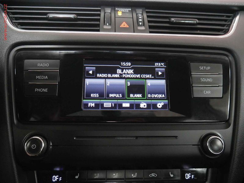 Škoda Octavia (2015) 2.0 TDi, ČR, DSG, AC, park - fotka 17 z 20