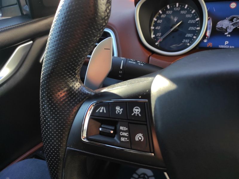 Maserati Ghibli 3.0 V6 316kW S Q4 LIFT, AT - fotka 28 z 48