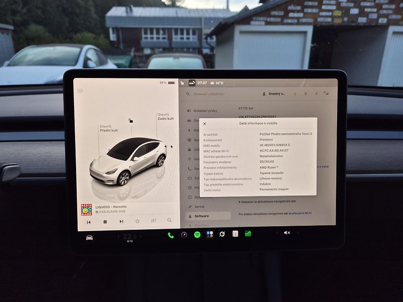 Tesla Model Y LONG RANGE DUAL MOTOR  92,7% - fotka 35 z 48