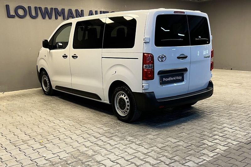 Toyota ProAce Verso 2,0 KOMBI L1 8 MÍST 6MT - fotka 15 z 16