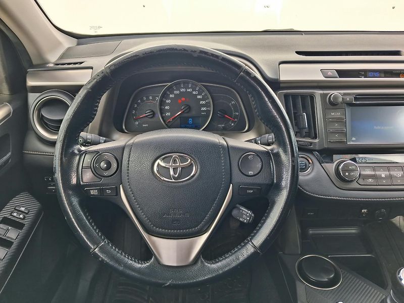 Toyota RAV4 2.2 D-4D Active 4x4 - fotka 14 z 24
